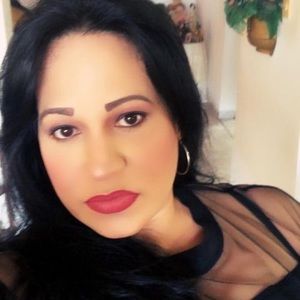 Meet your Posher, Leslie